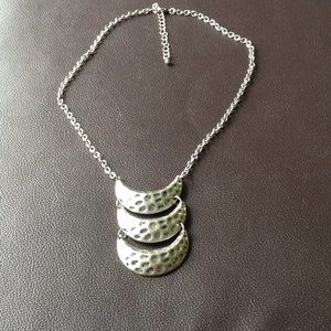 Silver toned ladder necklace. EUC